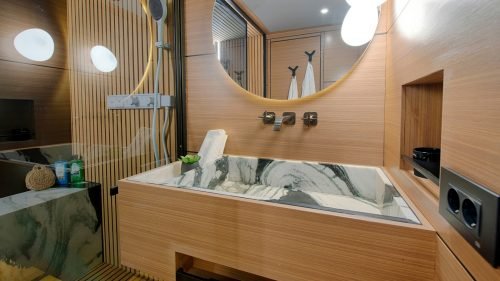 zCabin-4-Bathroom-5-500x281